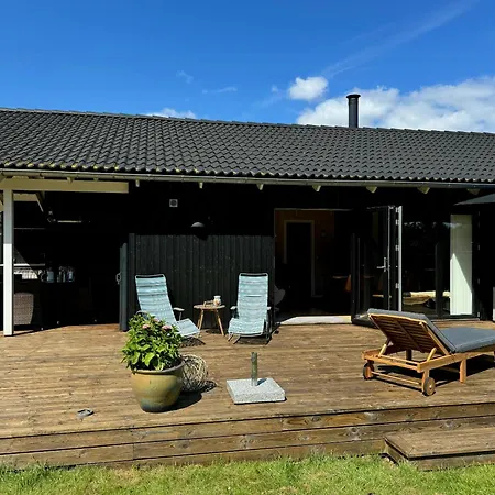 Feriehus Nature And Calm In Modern On Tuse Naes *